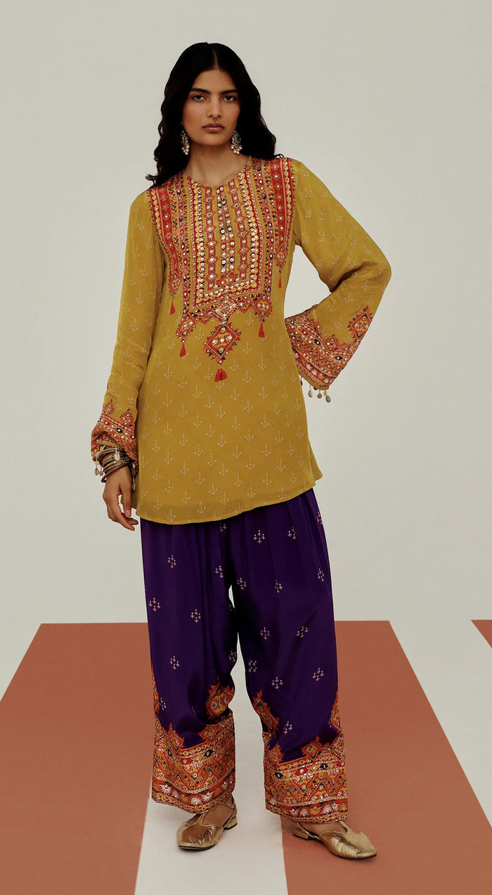 Mehendi: Light, Colorful, Moveable