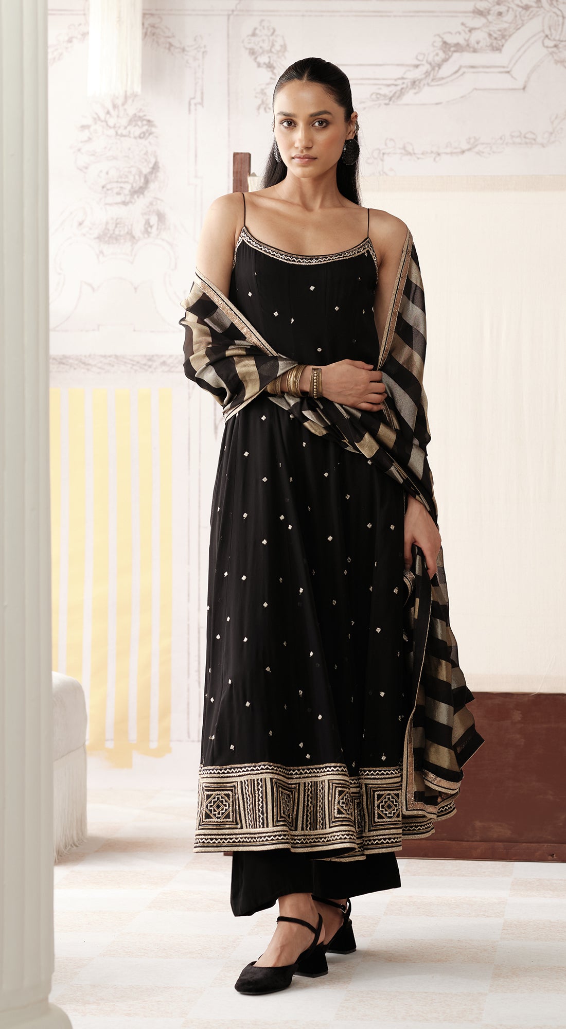 THE MAJESTIC OBSIDIAN ANARKALI SET