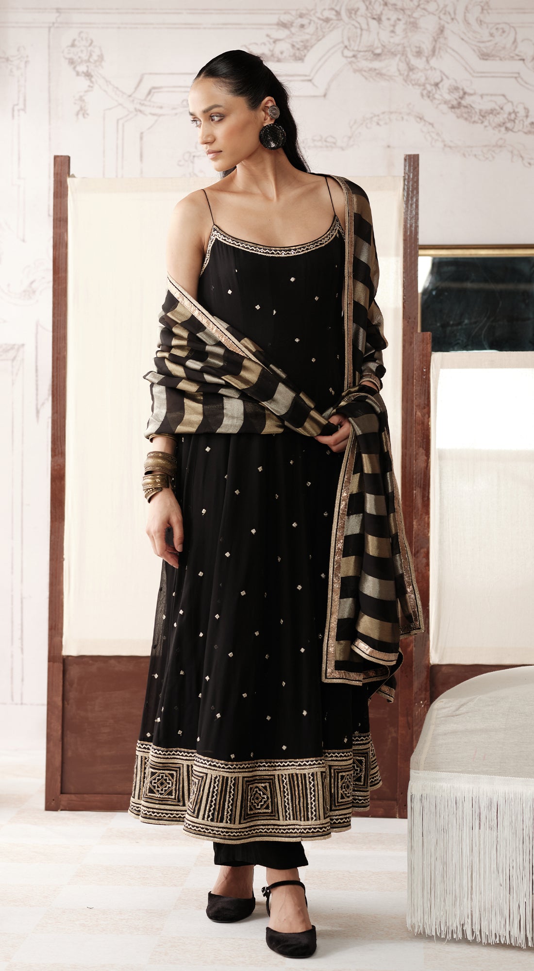 THE MAJESTIC OBSIDIAN ANARKALI SET