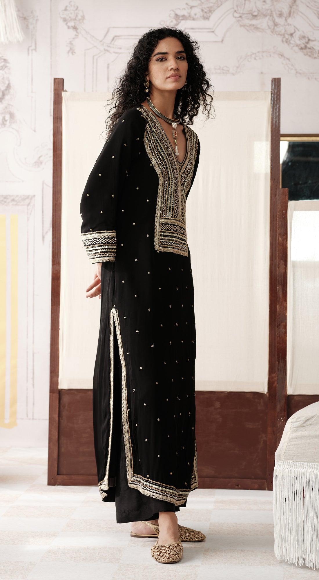 THE REYNA SUIT SET