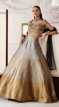 THE ROYAL GOLD OMBRE LEHENGA SET
