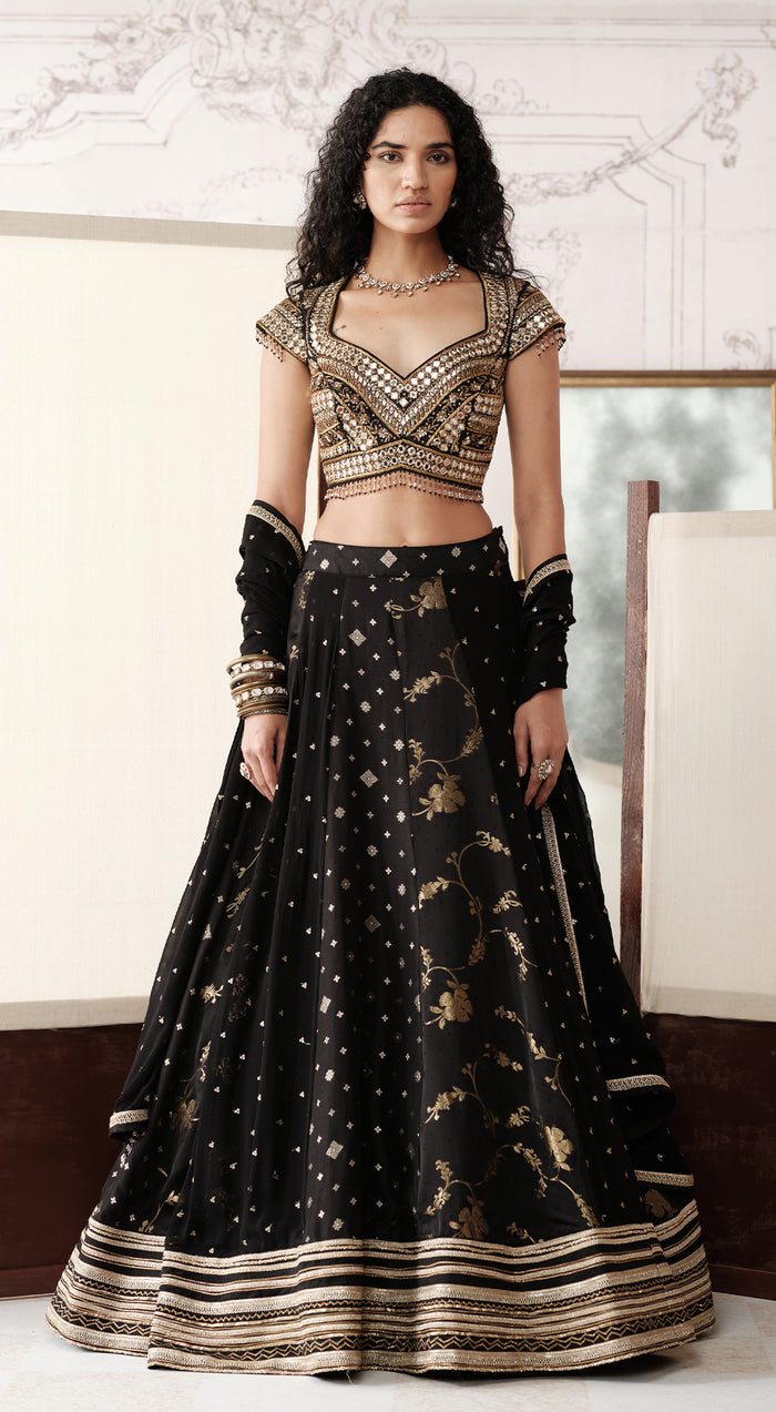 THE ROYAL OBSIDIAN LEHENGA
