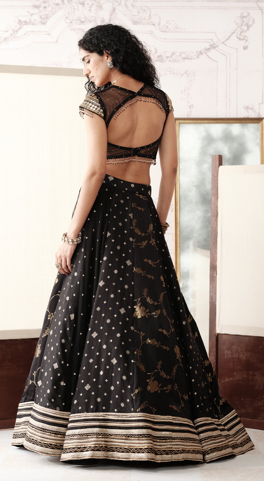 THE ROYAL OBSIDIAN LEHENGA