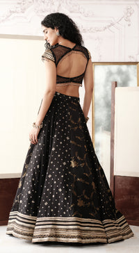 THE ROYAL OBSIDIAN LEHENGA